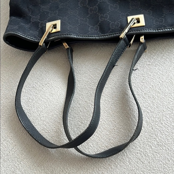 Gucci GG Canvas Bucket Tote in Black with Gold-tone Hardware VTG - Picture 4 of 16